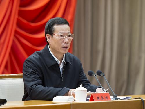 2月18日,中共中央政治局常委、國務院總理李克強在省部級主要領導干部學習貫徹十八屆三中全會精神全面深化改革專題研討班上以深化經(jīng)濟體制改革為題作報告。中共中央政治局常委、國務院副總理張高麗主持。 新華社記者 王曄 攝