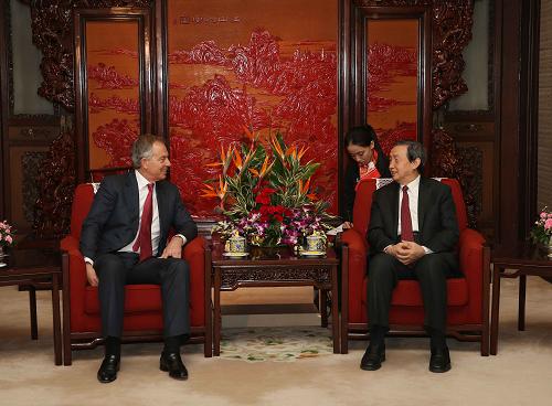 12月16日,中國國務院副總理馬凱在北京中南海會見英國前首相布萊爾。新華社記者 劉衛(wèi)兵 攝